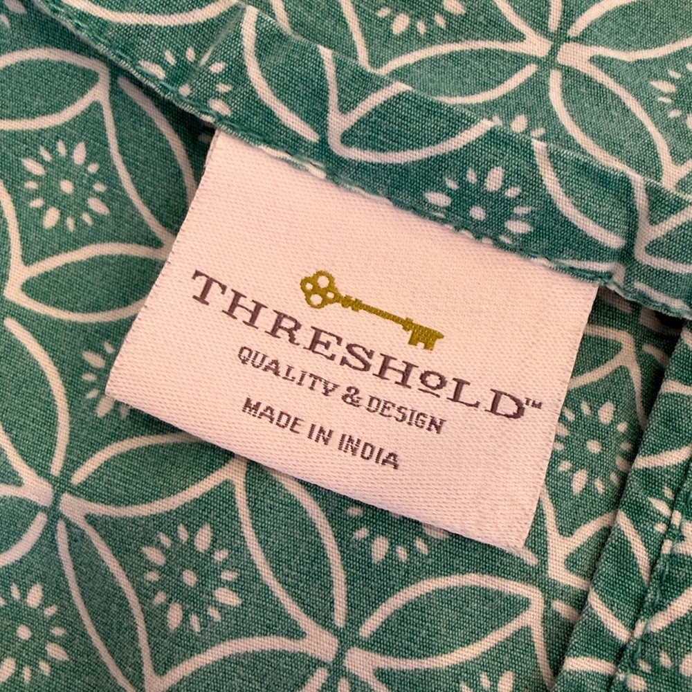 Threshold Queen 4 Piece Sheet Set - Picture 3 of 4